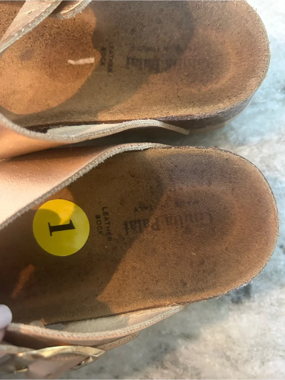 Kids Metallic Rose Gold Toe-Post Sandals with Buckle made in Italy size 1